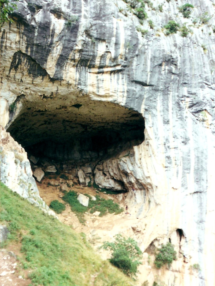 Llegando a la Cueva Mur
